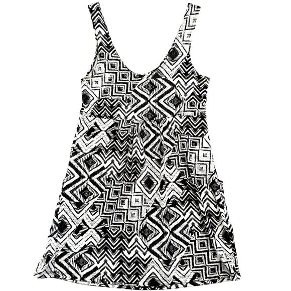 J. Valdi Black & White Graphic Geo Tank Cover‑Up Dress Size M  Flowy Beach Tunic - Picture 2 of 10